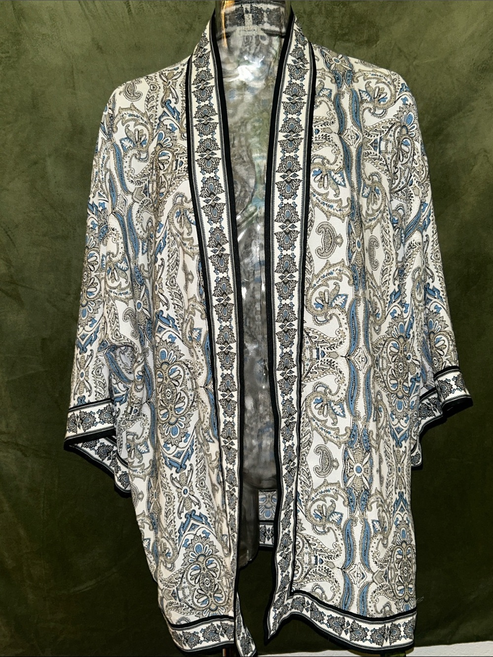 Max Studio Blue and Cream Paisley Open-Front Kimono